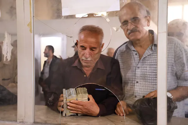 "السورية للبريد" تعتمد الرسائل النصية لإبلاغ المتقاعدين بمواعيد الرواتب