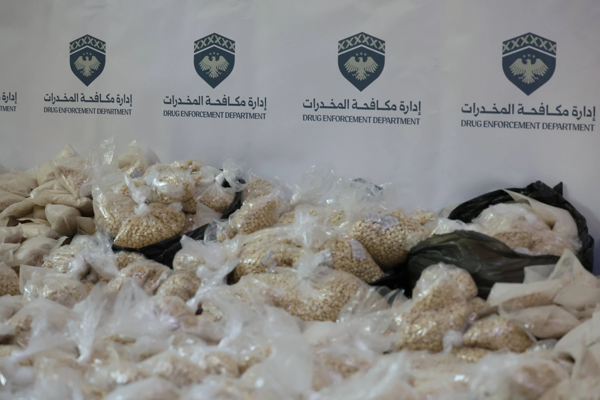 الداخلية السورية تضبط مليوني حبة كبتاغون وتفكك شبكة تهريب مخدرات في طرطوس