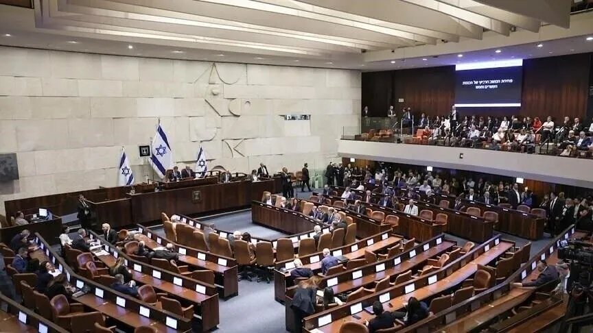 الكنيست يقر مبدئيا مشروع قانون يمنع رفع الأذان بإسرائيل