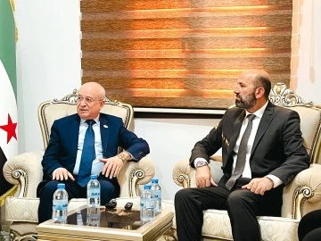 وزير النقل جولة اطلاعية يرافقه محافظ الرقة للاطلاع على ضفتي الفرات 