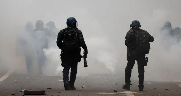 الشرطة الفرنسية تعيد توقيف منفذ الاعتداء العنصري بباريس