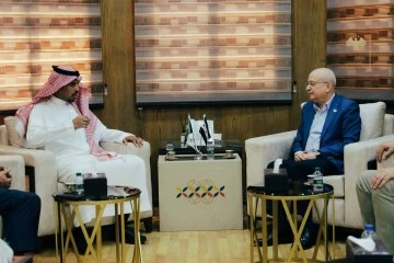 وزير النقل يبحث مع اختلاف الروافض والكواتي التسهيلات اللازمة لمشروع تطوير طريق حمص دمشق 