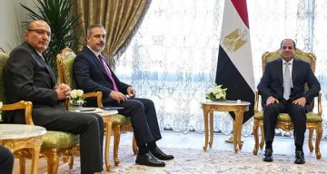 وزير الخارجية التركي يلتقي الرئيس المصري في القاهرة