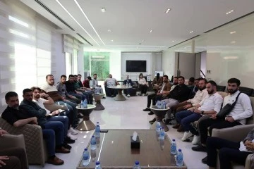 مديرية الإعلام تعقد اجتماعا مع عدد من الإعلاميين والصحفيين بالمحافظة 