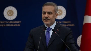 فيدان يبحث مع نظيريه المصري والباكستاني المفاوضات الأمريكية الإيرانية