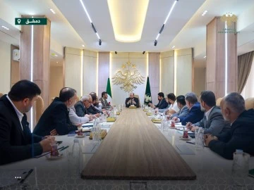 وزير الطاقة يعقد اجتماعا موسعا مع المدير العام لمؤسسة المياه