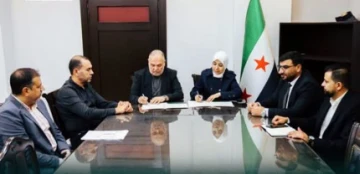وزارة الاقتصاد والصناعة توقع مذكرة لتطوير التوثيق الرقابي بالكاميرات المحمولة