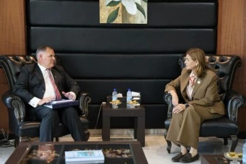 وزيرة الشؤون الاجتماعية تلتقي وفد ا من المملكة  المتحدة 