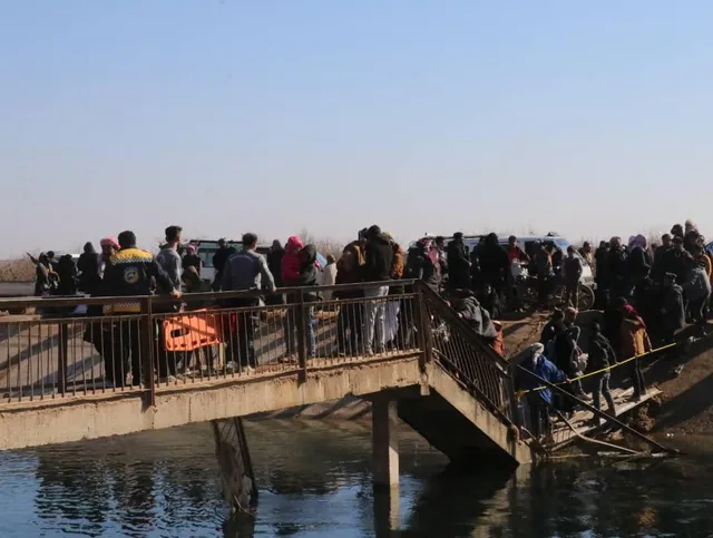 وزارة الطوارئ: المدنيون يواجهون مخاطر شديدة للخروج من مناطق &ldquo;قسد&rdquo; بدير حافر ومسكنة