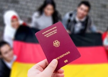 ألمانيا تمنح جنسيتها لعدد قياسي من الأجانب.. والسوريون يتصدرون القائمة للعام الخامس