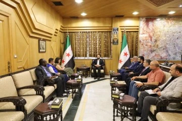 وفد من منظمة الهجرة الدولية يبحث مع محافظة حلب برامج الدعم والتقارير الإحصائية
