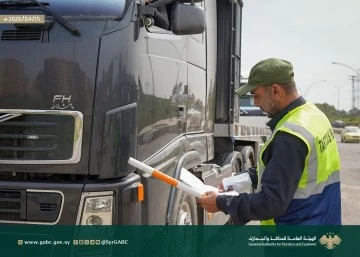 الضابطة المرفئية تكثف جهودها لتنظيم حركة الشاحنات بمرفا طرطوس 