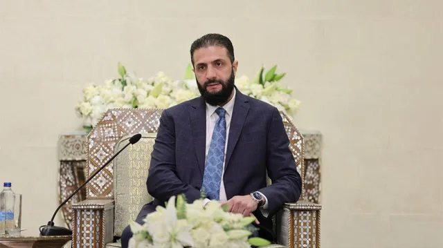 الرئيس الشرع: إعادة الإعمار والانفتاح الاستثماري ركيزة لبناء سوريا الجديدة
