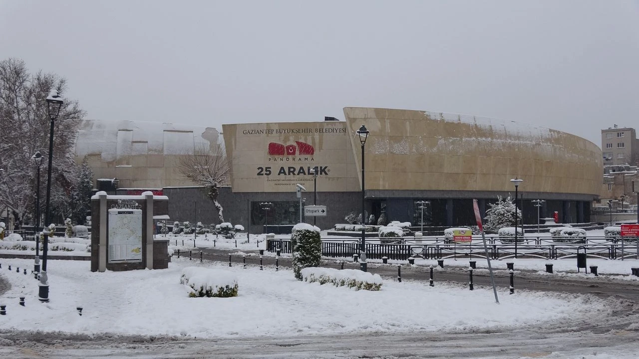 تحذير من تساقط الثلوج صادر عن ولاية غازي عنتاب