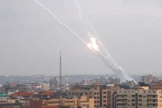 قصف صاروخي واسع من قطاع غزة باتجاه إسرائيل