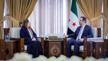 وزير الخارجية اسعد الشيباني يستقبل السيدة ناتالي فوستييه