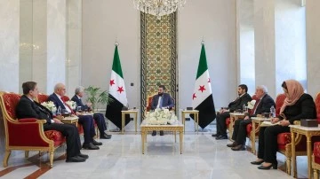 الرئيس احمد الشرع يلتقي وفدا من المجلس الوطني الكردي 