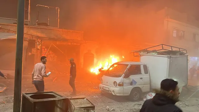 مجزرة بانفجار مفخخة في سوق مزدحم بالمدنيين وسط مدينة إعزاز شمالي حلب