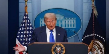 ترامب يعلن بدء عمليات قتالية كبيرة في إيران وتحذيرات برد ساحق