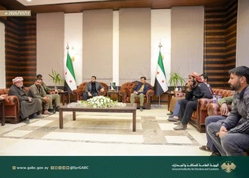 معاون رئيس الهيئة العامة للمنافذ والجمارك يلتقي سائقي الشاحنات معبر نصيب 