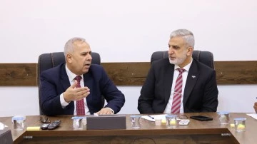 نائب محافظ حلب السيد فواز هلال يلتقي المدير العام للمصرف الزراعي 