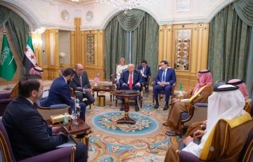 تصريح وزارة الخارجي السوري حول اللقاء التاريخي بين ترامب والرئيس السوري أحمد الشرع 