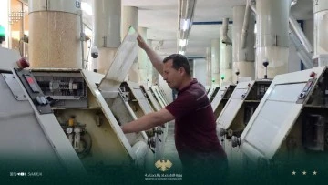 استمرار عمليات الطحن في مدينة حمص وحماه وتأمين الطحين إلى دير الزور
