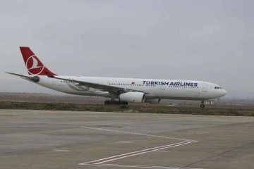 تساقط كثيف للثلوج يوقف الرحلات الجوية في غازي عنتاب