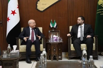 وزير النقل الدكتور يعرب بدر ووزير الأشغال المهندس مصطفى عبد الرزاق يبحثان سبل التعاون المشترك 