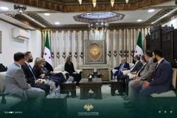 الشعار يلتقي وفدا اقتصاديا بريطانيا لبحث آفاق التعاون والاستثمار 