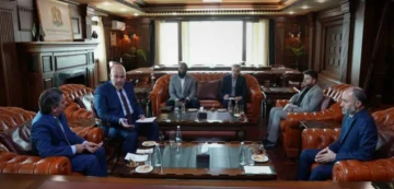 هيئة المنافذ السورية تبحث مع مفوضية اللاجئين تعزيز التعاون في ملف العودة