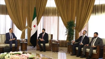 رئيس الاستخبارات التركية يلتقي الشرع بدمشق