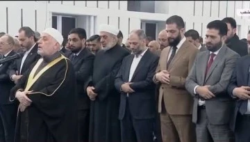 السيد الرئيس احمد الشرع يؤدي صلاة عيد الفطر المبارك 