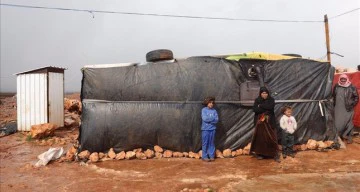 نازحون سوريون يشكون من قلة المساعدات في ظل البرد القارص