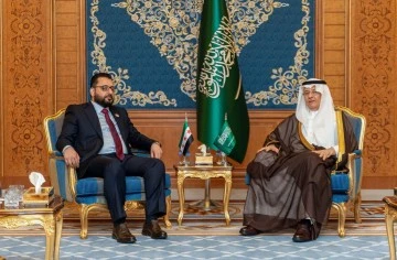 وزير الزراعة يلتقي نظيره السعودي في جدة يبحثان تعزيز التعاون الزراعي والمائي 