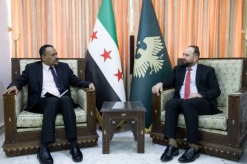 وزير الإعلام يبحث مع مفوض اعمال السفارة السودانية 