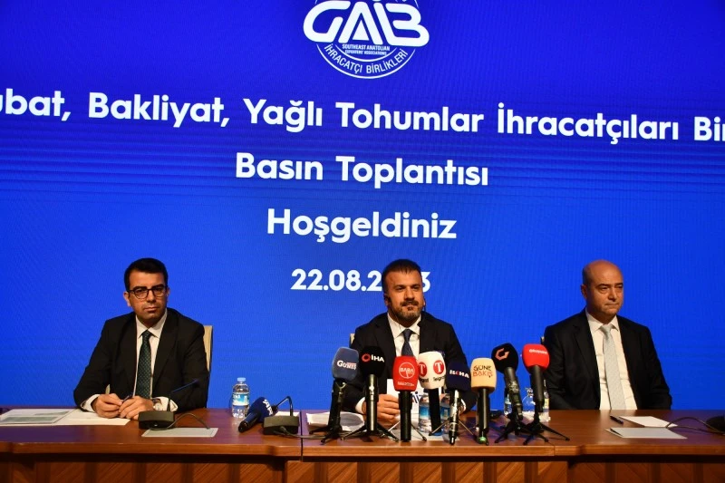 الرئيس Celal Kadooğlu : &quot;غازي عنتاب أصبحت مركزًا لصادرات المواد الغذائية&quot;