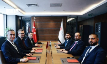 وزير الإعلام يبحث في أنقرة شراكة إعلامية سورية – تركية