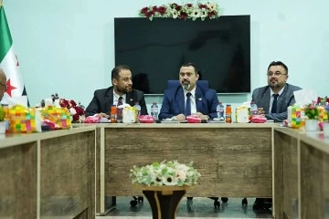 وزير التربية يجتمع مع مديري التربية ويبحث استعدادات العام الدراسي 