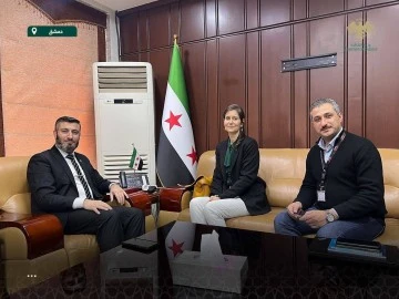 وزير الطاقة يعقد اجتماعا مع المديرة القطرية للمجلس الدنماركي 