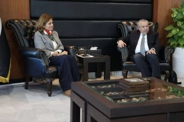 وزير الشؤون الاجتماعية العمل تستقبل وفدا مؤسسة فزعة 