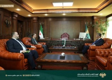 رئيس الهيئة العامة للمنافذ والجمارك يلتقي السفير اللبناني بدمشق 