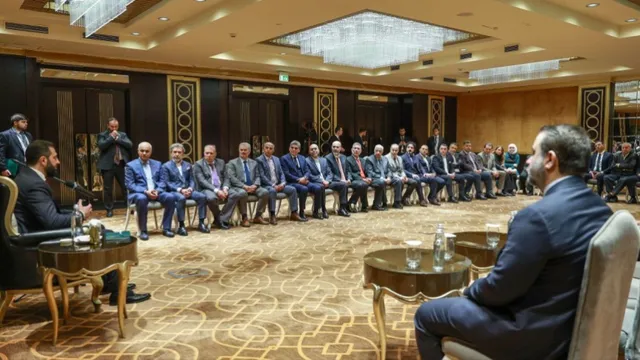 &quot;الشرع&quot; يلتقي الجالية السورية في موسكو ويؤكد دورها في نقل صورة سوريا الجديدة