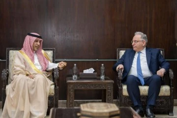 وزير المالية يلتقي السفير السعودي في ختام مهامه 