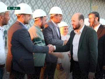 وزير الطاقة يشرف على أجراءات خفض منسوب المياه بنهر الفرات 