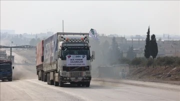 "الإغاثة التركية" تصل قرى عين العرب بالقوارب رغم حصار "قسد"