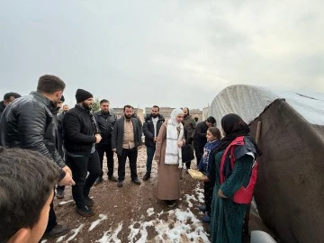 محافظ حلب يتفقد المخيمات ويؤكد الاستجابة البطارئة للنازحين 