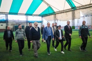 السيد وزير الرياضة والشباب بجولة اطلاعية لنادي الحرية 