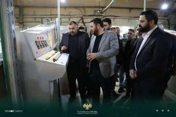 نائب وزير والاقتصاد المهندس ماهر خليل  يفتتح مخبز بانياس الالي 