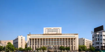 المركزي السوري ينفي تحديد تاريخ رسمي لطرح العملة الجديدة